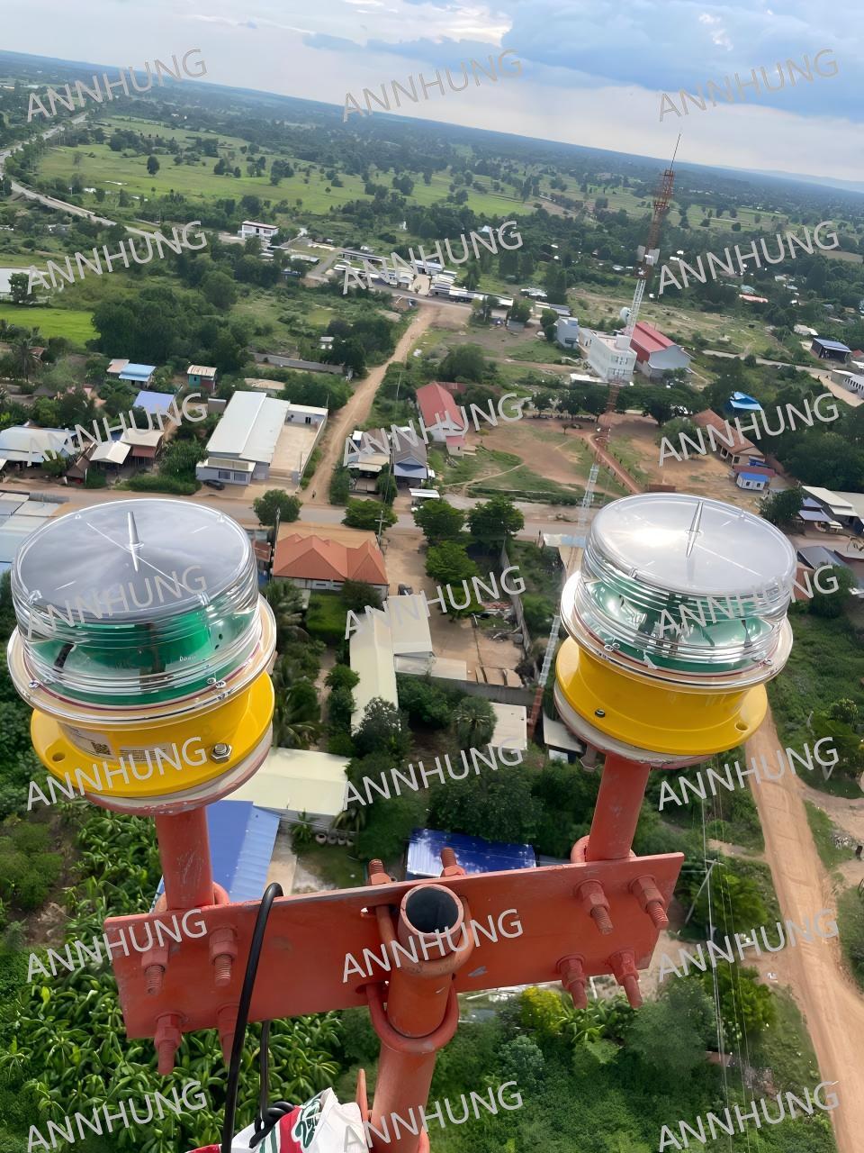 ultimo caso aziendale circa L'installazione di luci di ostacolo solare per l'aviazione per la torre di telecomunicazioni della Cambogia è conforme all'ICAO FAA L-810