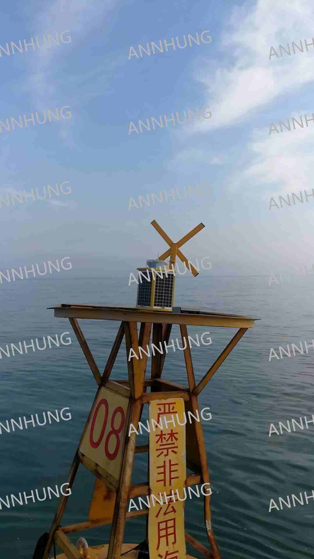 ultimo caso aziendale circa Project Case Display of AH-ML-S7 LED Solar Powered Marine Lantern on Offshore Navigation Buoy 